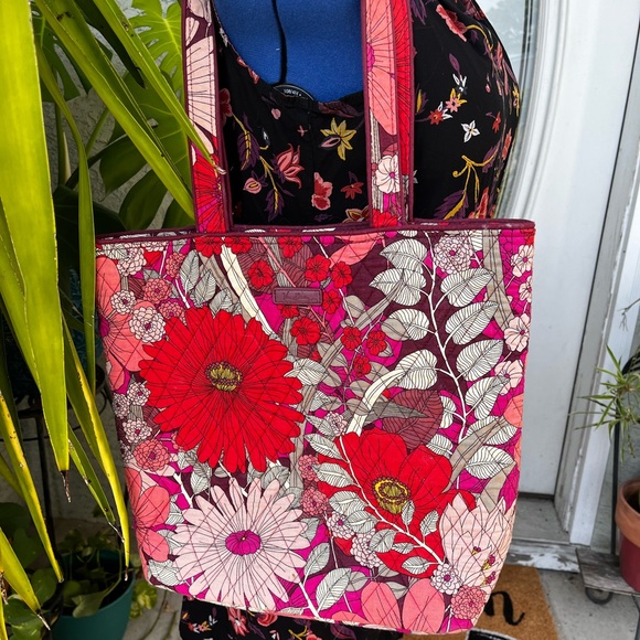 Vera Bradley Pink Tote - Picture 1 of 1